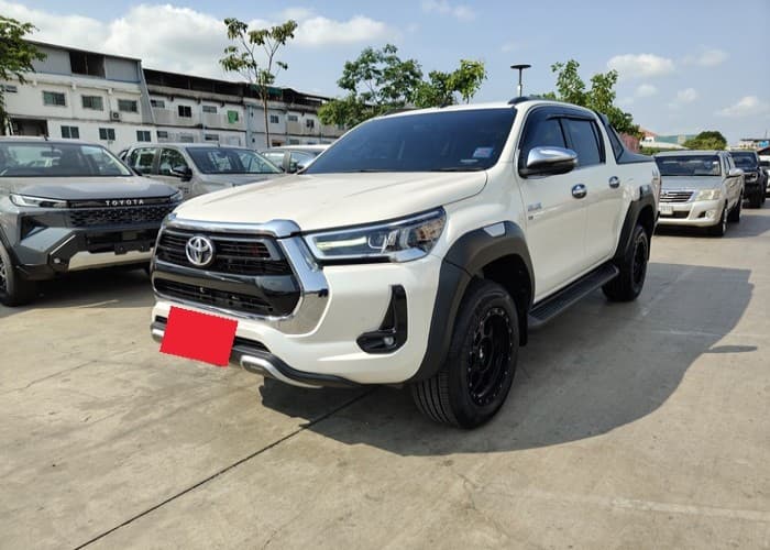 Toyota Hilux double Cab — photo 1 of 13