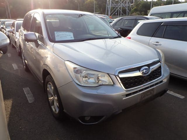 Subaru Forester — photo 1 of 10